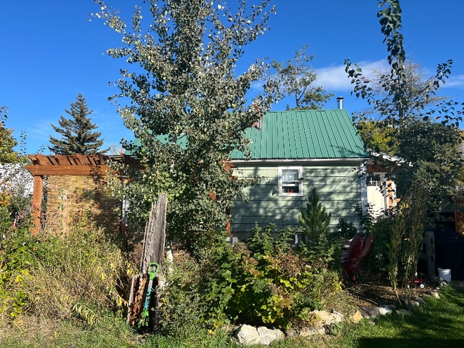 Building Photo - 1518 6th Ave W