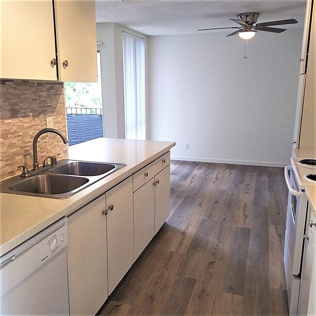 2 OR 3 BED LIVING KITCHEN/DINING AREA - Summerwood Park Apartments