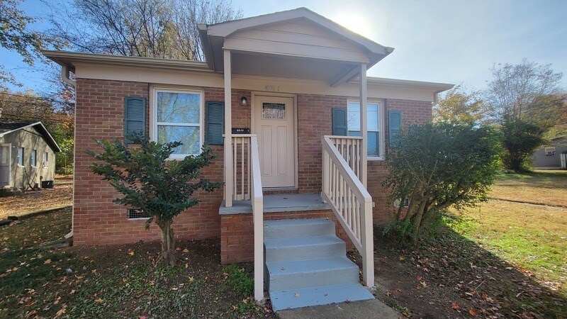 Primary Photo - 4030 Bearwood Ave