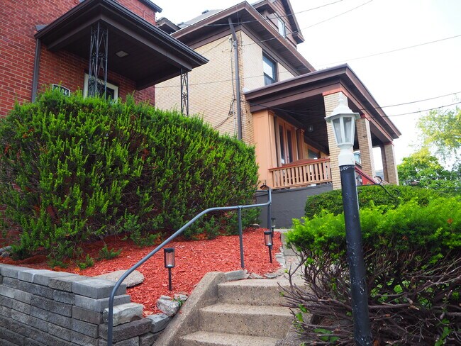 Foto del edificio - 4104 Murray Ave