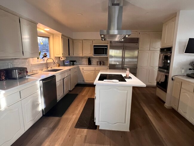 Building Photo - 9705 Pebble Beach Dr NE