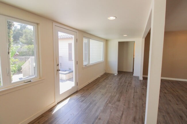 Building Photo - Exceptional Monterey Heights 4 Bedroom Hou...