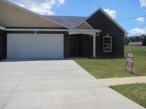Building Photo - 139 Boone Trce