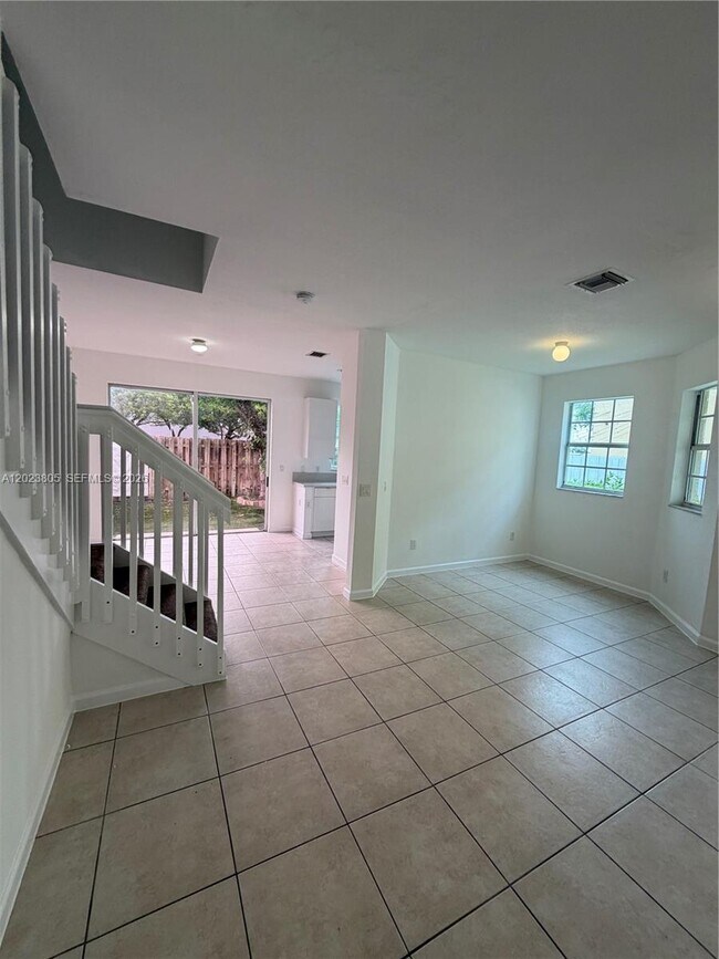 Foto del edificio - 607 NE 21st Terrace