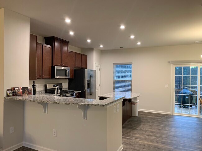 Foto del edificio - 392 Amber Acorn Ave