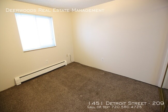 Foto del edificio - 1451 Detroit St