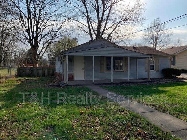 Building Photo - 569 Parker St