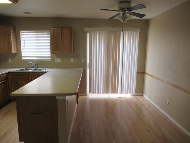 Photo - 1918 Bristlecone Dr Townhome