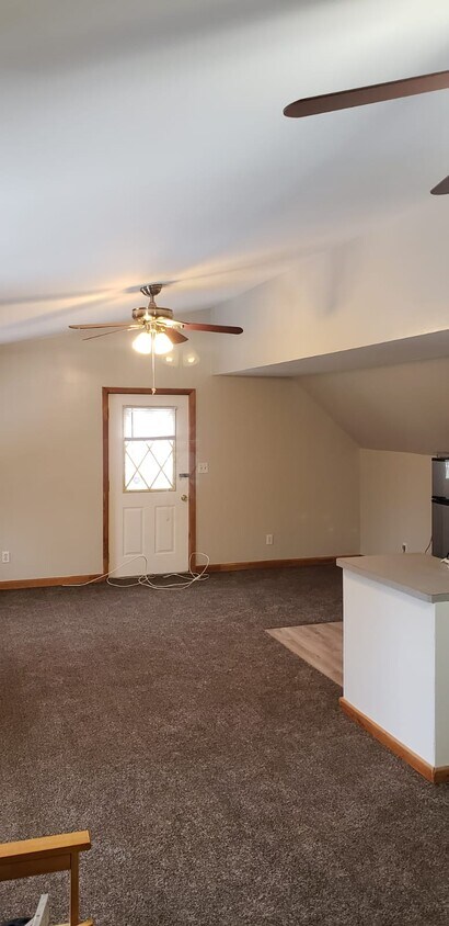 Private entrance - 108 Stuyvesant Dr