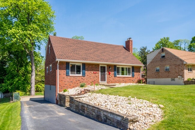 Photo - 2652 Santa Barbara Dr (Bethel Park, PA) House