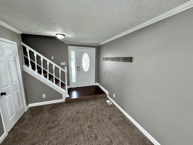 Building Photo - 1318 Westridge-4 Bed/2.5 Bath in Greenwood
