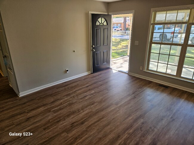 Foto del edificio - 4538 Sheraton Rd