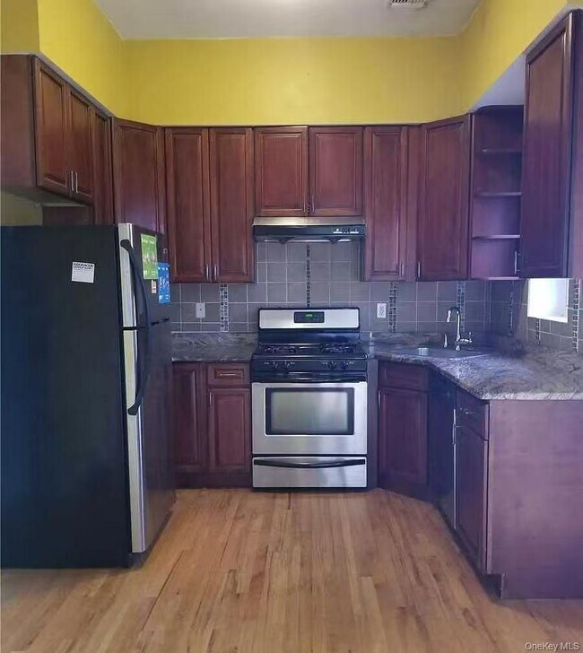 Foto del edificio - 71-74-74 161st St
