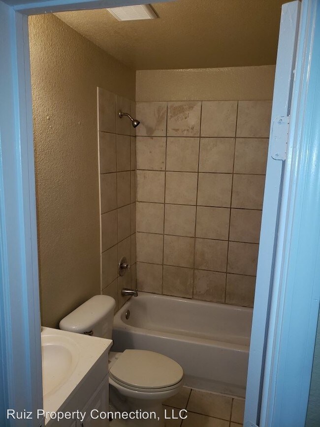 Foto del edificio - 2508-2510 Tierney Rd