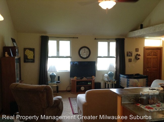 Building Photo - 21521 W Valley Dr