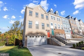 Building Photo - 520 Downswing Rd
