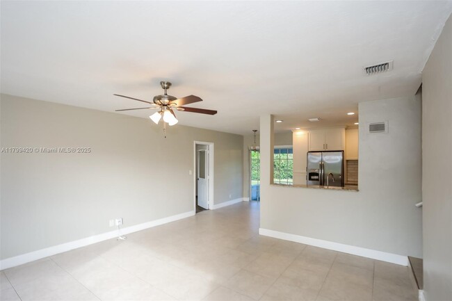 Building Photo - 1408 SW 47th Ave