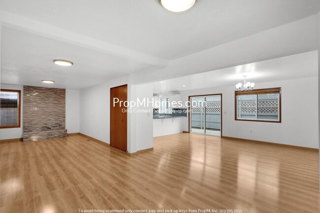 Building Photo - Updated Five Bedroom Home in NE!