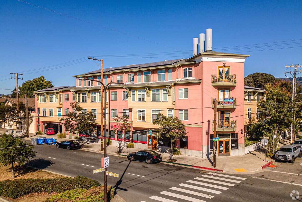 Foto principal - Sacramento Senior Homes
