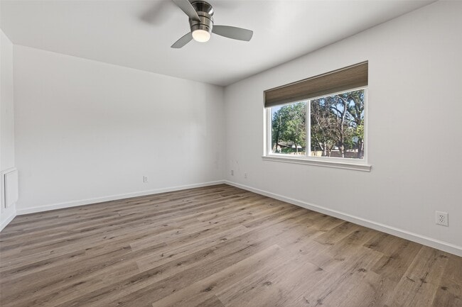 Building Photo - 5530 Holly St