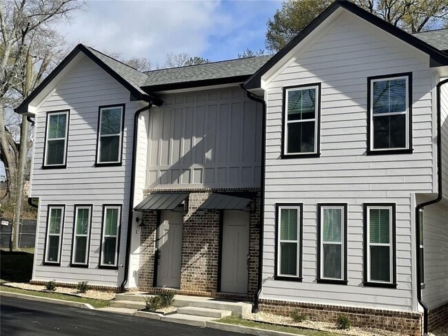 Building Photo - 195 W Lake Ave NW