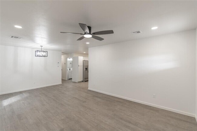 Foto del edificio - 537 Parkhill Cir