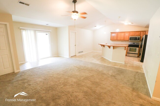 4 br, 2 bath House - 2725 Brookglen Circle 1 photo'