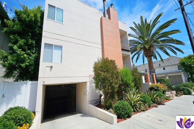 Building Photo - 4220 Fair Ave