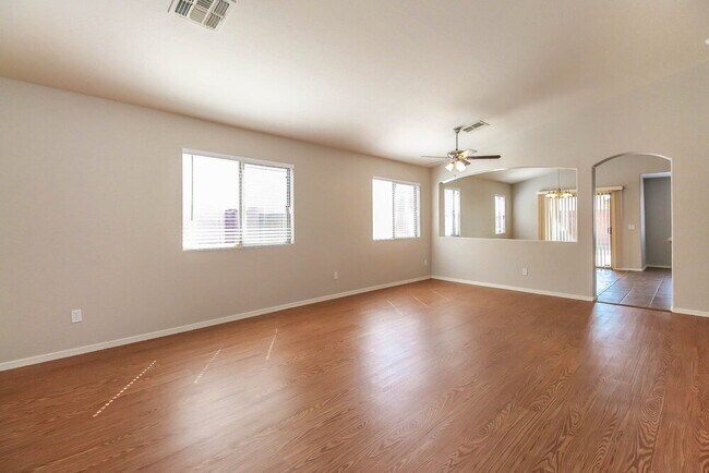 Foto del edificio - 3329 W Wayland Dr