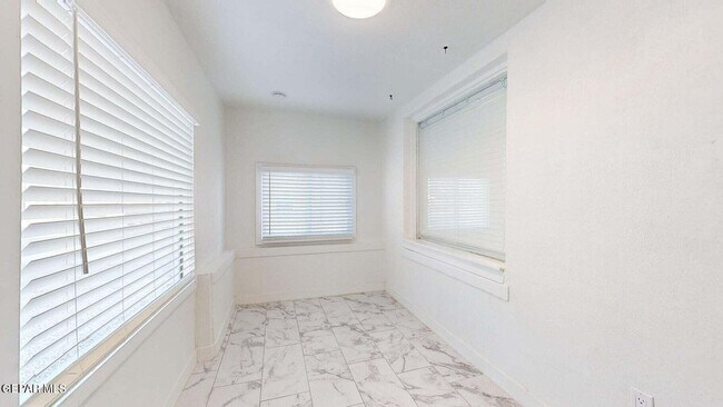 Foto del edificio - 3420 Harrison Ave