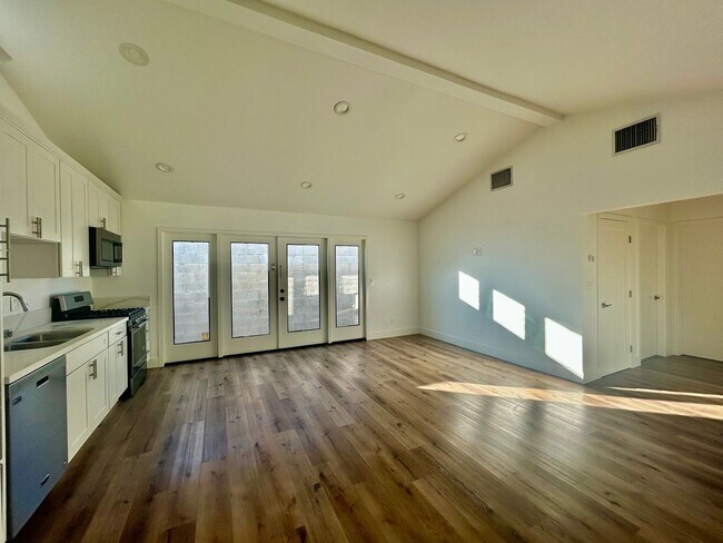 Foto del edificio - 2129 S Sycamore Ave