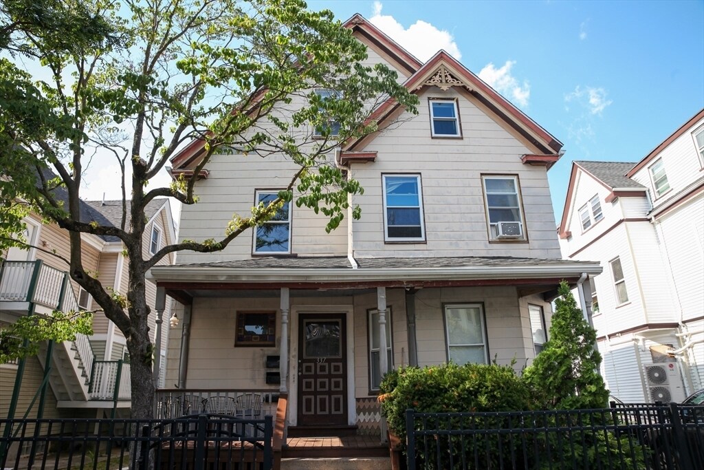 Primary Photo - 337 Centre St