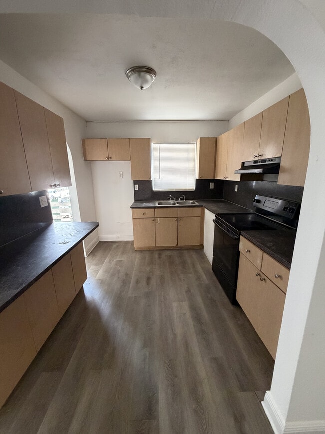 Building Photo - Olas Azules