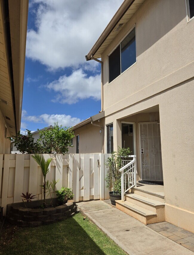 Foto del edificio - Upgraded 4BR,3BA Home in Ewa Gentry Summerhill with Solar PV