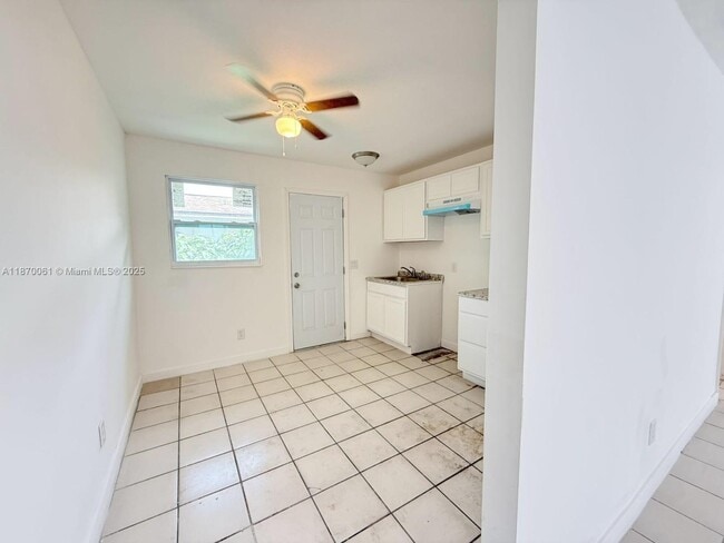 Building Photo - 5605 Ninth Ave