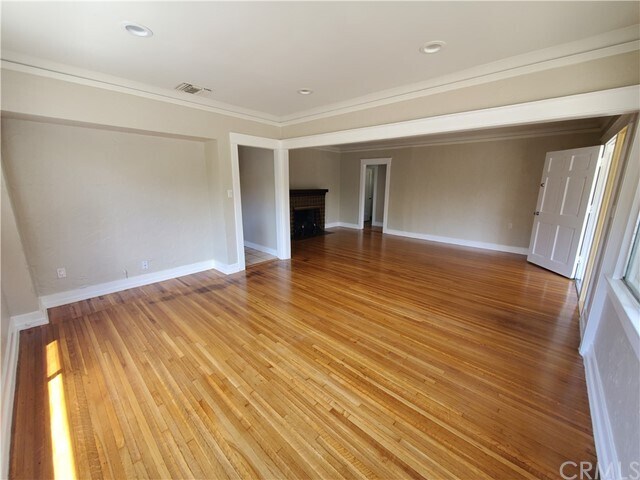 Building Photo - 121 Carr Dr
