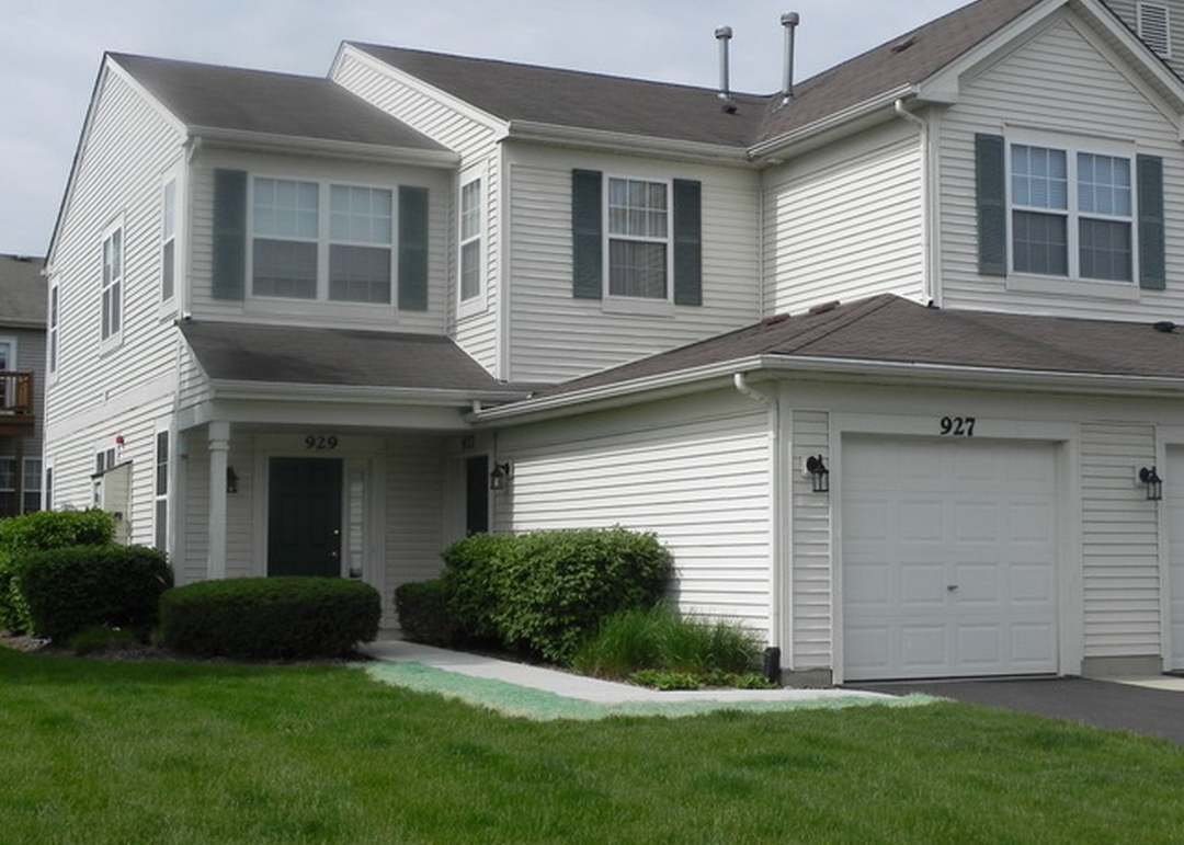 Primary Photo - 927 Genesee Dr