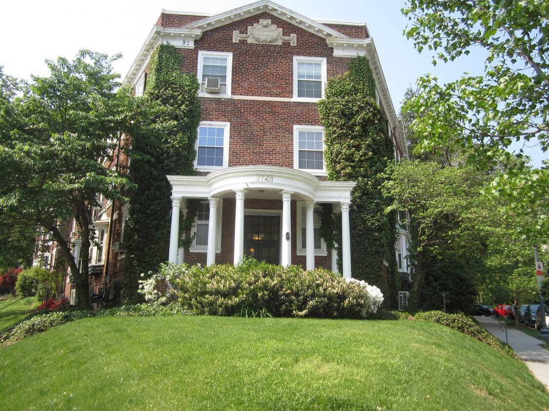 Primary Photo - 2715 Cortland Pl NW