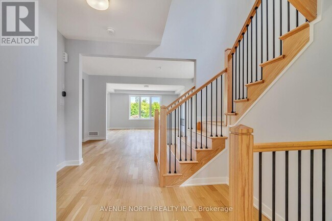 Building Photo - 852 Pearly Everlasting Cres