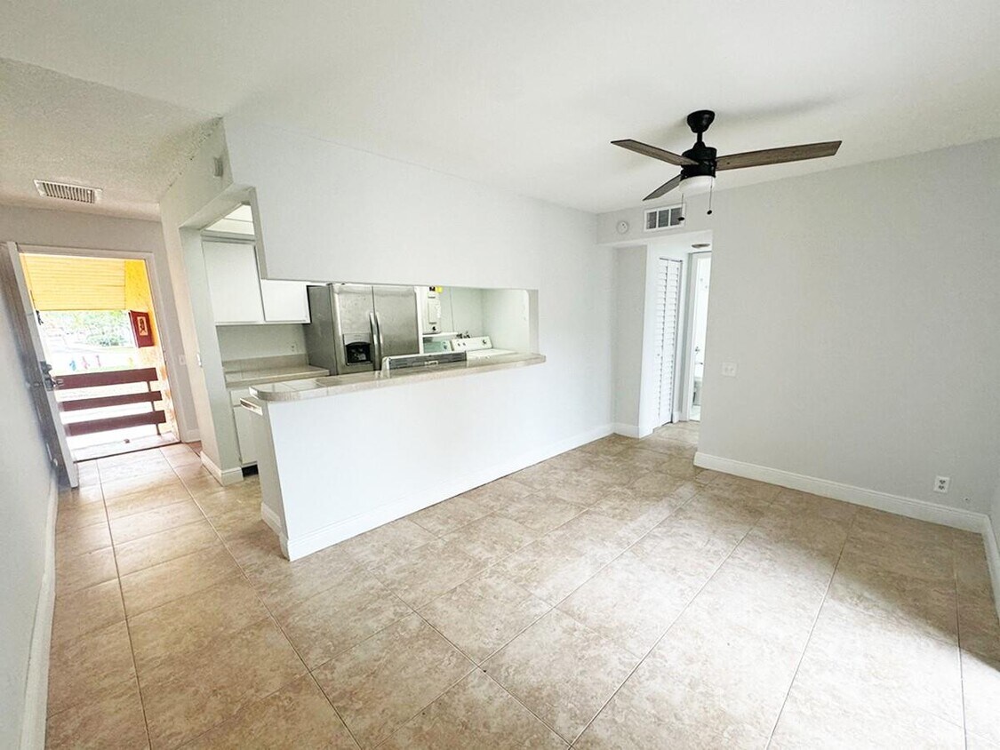 4543 Treehouse Ln Unit 2F, Tamarac, FL 33319 Condo for Rent in