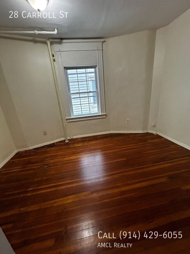 Building Photo - Huge 2 bedroom apartment for rent with a n...