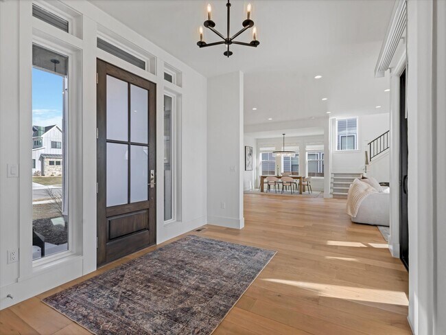 Foto del edificio - 296 E 230 N