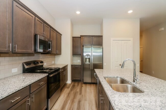 Building Photo - 2411 Cohorn Trl