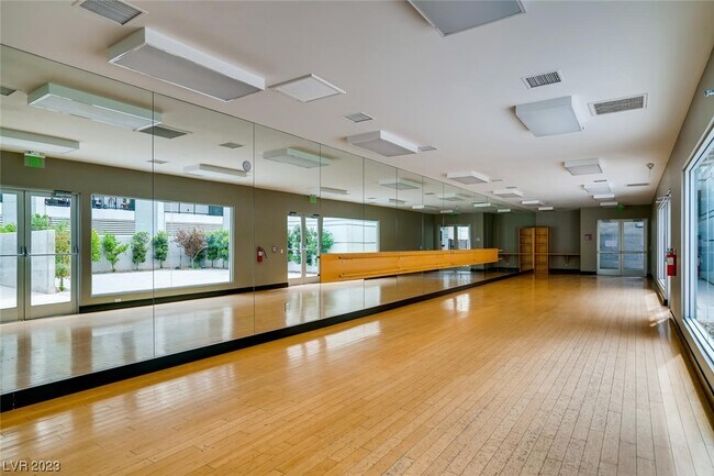Foto del edificio - 2775 W Pebble Rd