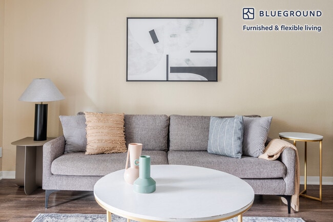 Building Photo - 788 Edgewater Blvd