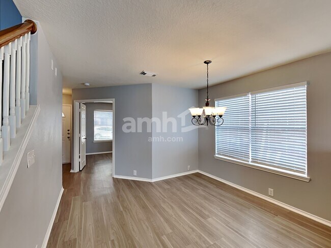 Building Photo - 5926 Baldwin Elm St