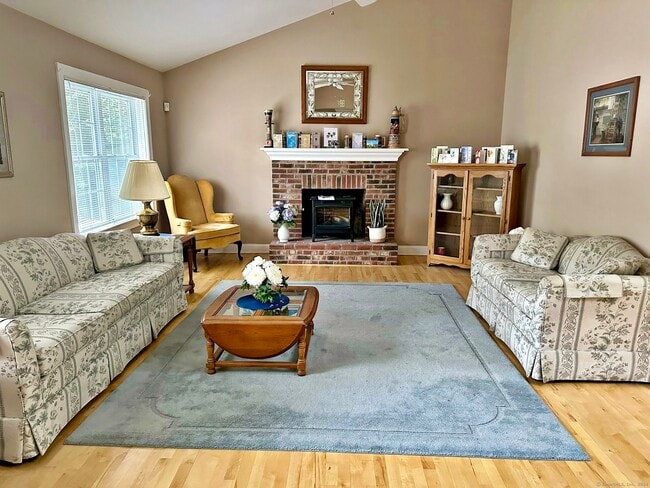 Building Photo - 488 Wolf Run