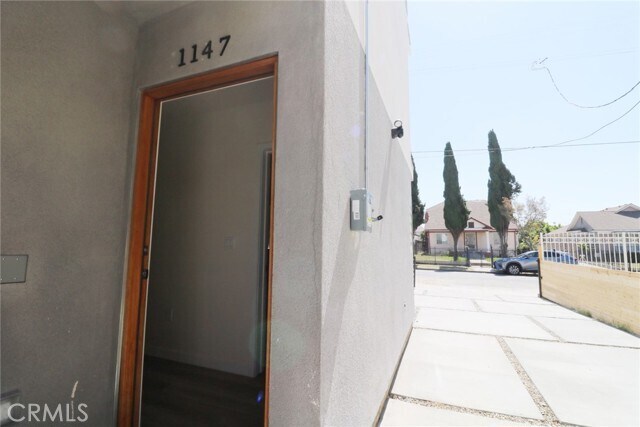 Foto del edificio - 1147 N Kenmore Ave