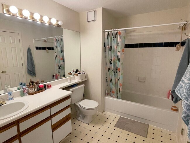 Building Photo - 33 S Boulder Cir