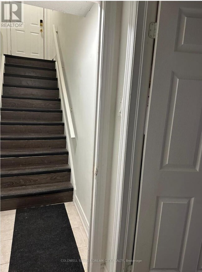 Building Photo - 24 Tangleridge Blvd